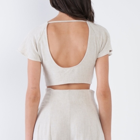 Oatmeal Beige Open Back Crop Top - Picture 2 of 9